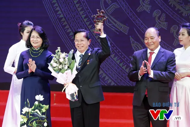 Vinh danh 100 doanh nhân Việt Nam tiêu biểu 2016 - Ảnh 3.