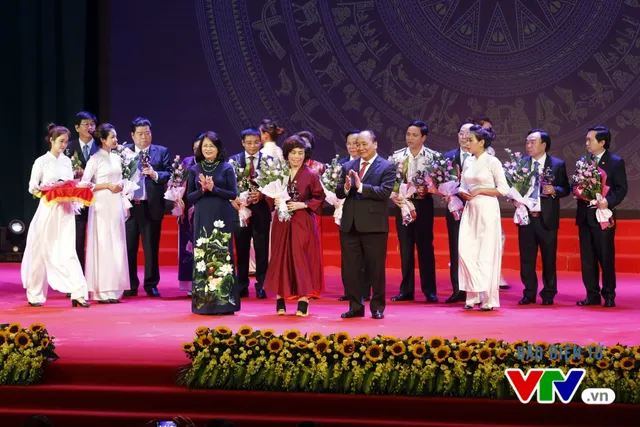 Vinh danh 100 doanh nhân Việt Nam tiêu biểu 2016 - Ảnh 7.