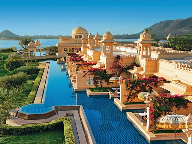 Những khách sạn có hồ bơi ấn tượng nhất hành tinh - Ảnh 2.