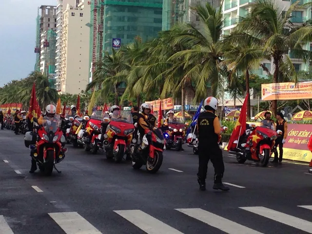 Dàn mô tô hộ tống đã sẵn sàng Dàn mô tô hộ tống đã sẵn sàng