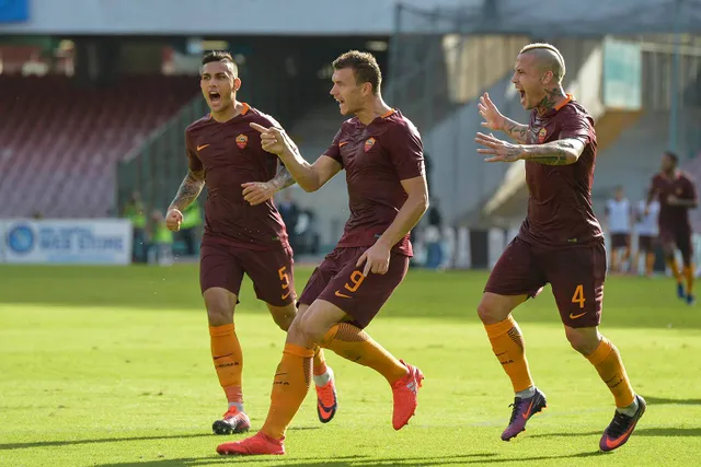 VIDEO, Napoli 1-3 AS Roma: Dzeko lập cú đúp, Roma thắng trận thứ 3 liên tiếp - Ảnh 1.