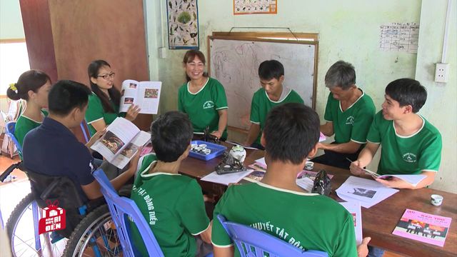 Cô gái cụt chân trở thành Chủ tịch hội người khuyết tật khiến nhiều người ngưỡng mộ - Ảnh 1.