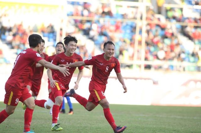 HIGHLIGHT AFF Cup 2016: Trọng Hoàng lập công, ĐT Việt Nam giữ vững ngôi đầu - Ảnh 1.