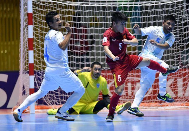 Ảnh: Những khoảnh khắc ấn tượng trong chiến thắng 4-2 của ĐT futsal Việt Nam trước Guatemala - Ảnh 1.