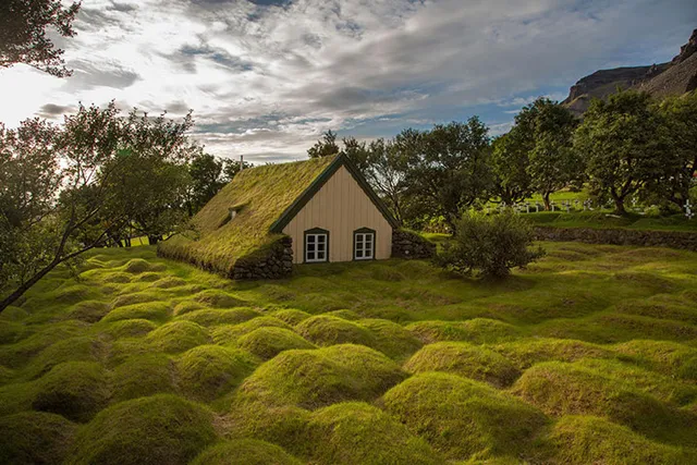 Cảnh đẹp ngoạn mục ở Iceland ngỡ như trên hành tinh khác - Ảnh 2.