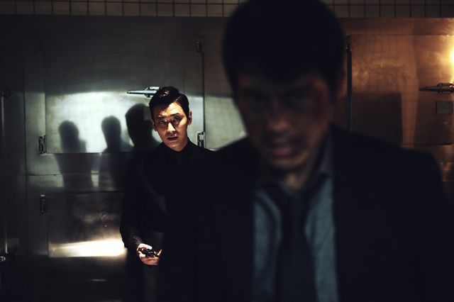 Phim của tài tử Jung Woo Sung công phá rạp chiếu phim xứ Hàn - Ảnh 4.