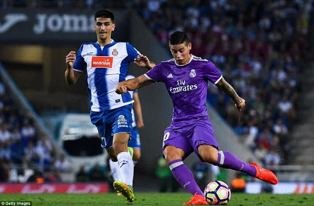 Espanyol 0-2 Real Madrid: Benzema và Rodriguez lập công, Real trở lại ngôi đầu - Ảnh 1.