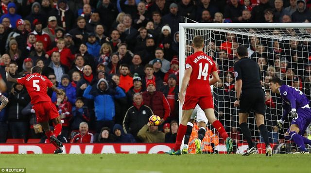 Đại thắng Watford, Liverpool lên ngôi đầu ấn tượng! - Ảnh 2.