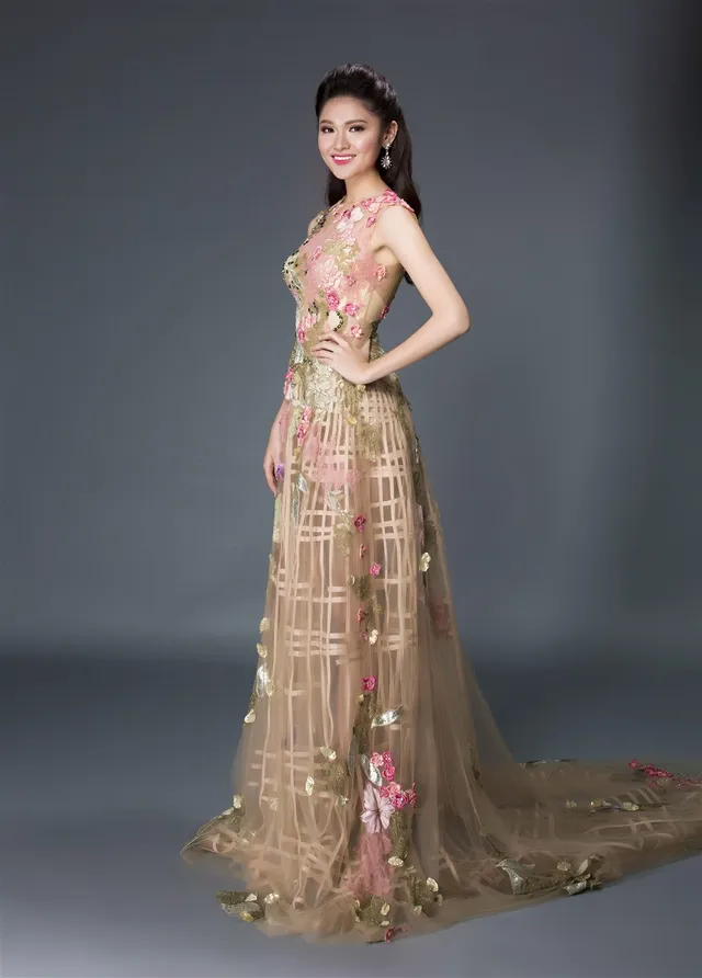 Diện trang phục dạ hội, Hoa hậu Mỹ Linh tỏa sáng bên hai Á hậu - Ảnh 6.