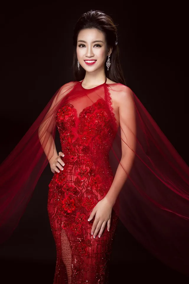 Diện trang phục dạ hội, Hoa hậu Mỹ Linh tỏa sáng bên hai Á hậu - Ảnh 8.