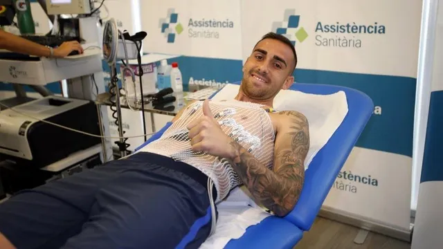 Chính thức: Barcelona chiêu mộ tiền đạo Paco Alcacer - Ảnh 1.