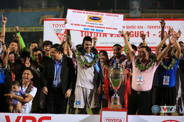 Ảnh: Hà Nội T&T vô địch V.League 2016 sau cuộc đua nghẹt thở với Hải Phòng - Ảnh 10.