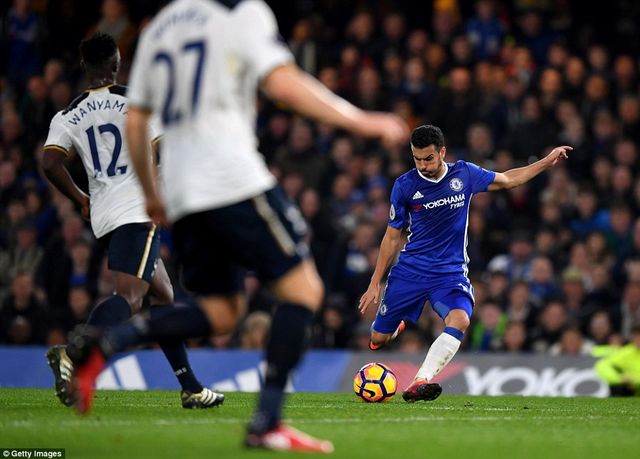 Vòng 13 giải Ngoại hạng Anh: Tottenham nhận trận thua đầu tiên, Chelsea trở lại ngôi đầu - Ảnh 3.