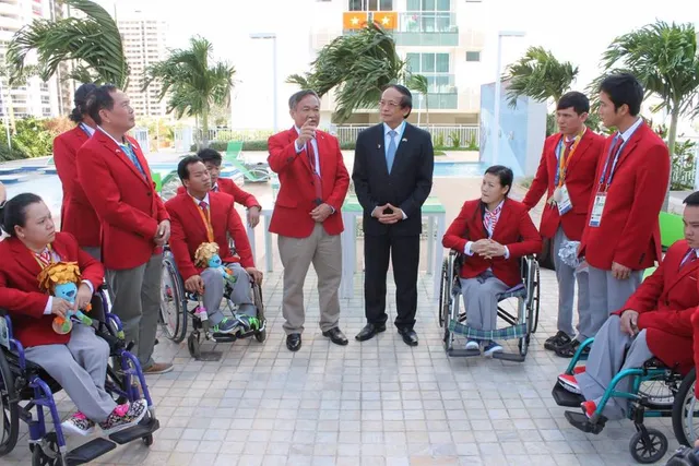 Paralympic Rio 2016: Đại sứ Việt Nam tại Brazil thăm Đoàn Thể thao NKT Việt Nam tại làng VĐV - Ảnh 1.