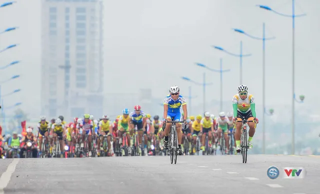 Ảnh: Khoảnh khắc ấn tượng chặng 7 Giải xe đạp quốc tế VTV - Cúp Tôn Hoa Sen 2016 - Ảnh 7.
