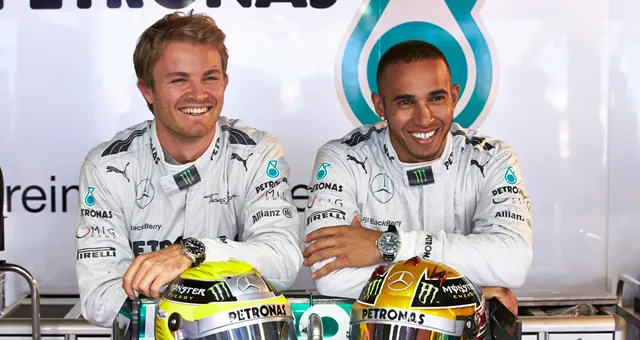 Kịch bản nào giúp Lewis Hamilton bảo vệ thành công ngôi vô địch F1? - Ảnh 1.