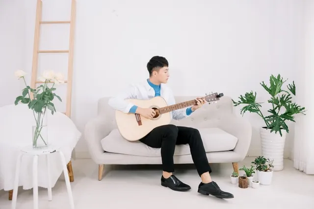 Bản cover “Hẹn một mai” của Harry Lu dễ gây nghiện - Ảnh 1.