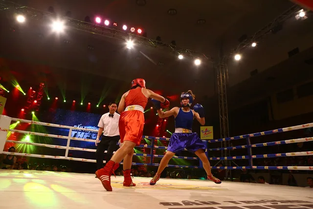 Khán giả Hà Nội sưởi ấm bằng những trận chung kết boxing rực lửa - Ảnh 1.