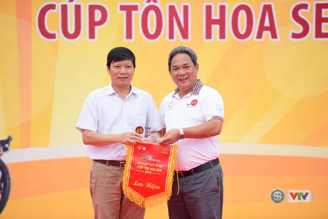 Ảnh: Khoảnh khắc ấn tượng chặng 7 Giải xe đạp quốc tế VTV - Cúp Tôn Hoa Sen 2016 - Ảnh 3.