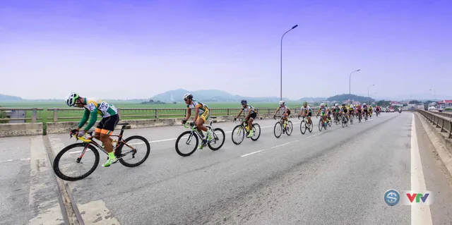 Ảnh: Khoảnh khắc ấn tượng chặng 7 Giải xe đạp quốc tế VTV - Cúp Tôn Hoa Sen 2016 - Ảnh 8.