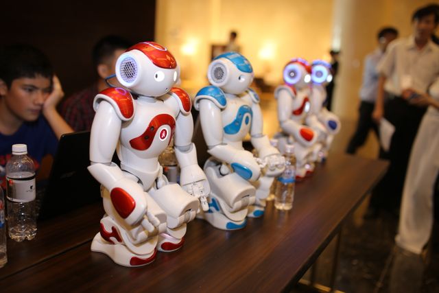 SoftBank tiên phong đưa robot NAO vào giảng dạy tiếng Anh tại Việt Nam - Ảnh 3.