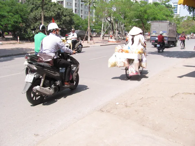 Hà Nội và những gánh hàng rong trên phố - Ảnh 14.