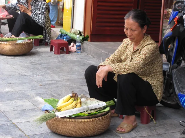 Hà Nội và những gánh hàng rong trên phố - Ảnh 11.