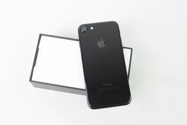 Trên tay iPhone 7 Jet Black, giá hơn 30 triệu VNĐ - Ảnh 2.