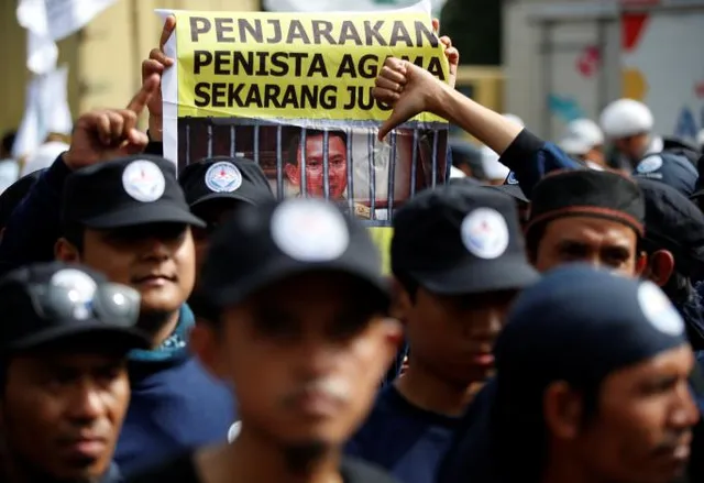 Indonesia: Thị trưởng Jakarta phủ nhận cáo buộc báng bổ kinh Koran - Ảnh 1.