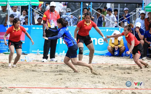 ĐT kabaddi nữ Việt Nam trong trận đấu với ĐT kabaddi nữ Hàn Quốc