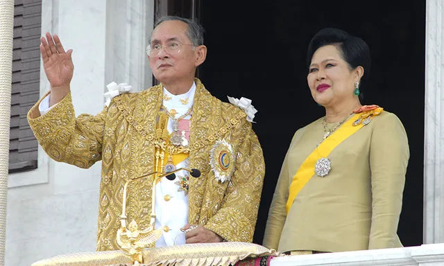 Vua Bhumibol Adulyadej - Biểu tượng của tinh thần đoàn kết của đất nước Thái Lan - Ảnh 1.