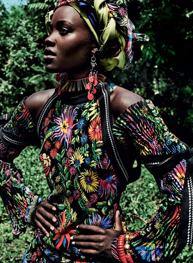Lupita Nyongo rực rỡ sắc màu ở Kenya - Ảnh 8.
