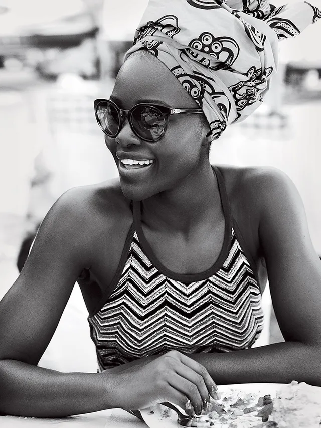 Lupita Nyongo rực rỡ sắc màu ở Kenya - Ảnh 5.