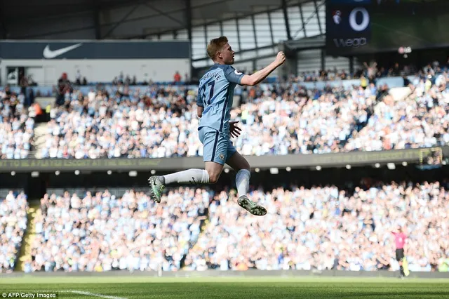 De Bruyne đòi tăng lương cao như Neymar - Ảnh 1.