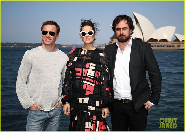 Người tình tin đồn của Brad Pitt khoe bụng bầu tại Sydney - Ảnh 2.