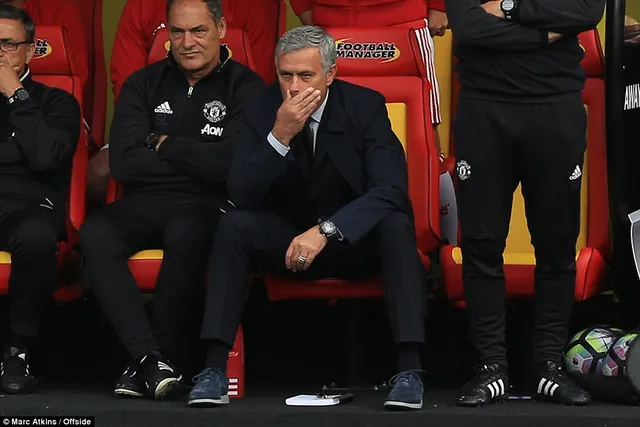 Thua Watford, Mourinho đổ tại trọng tài và… may mắn - Ảnh 1.