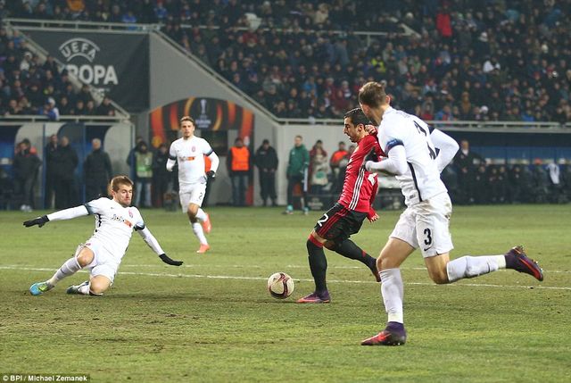 Europa League: Zorya 0-2 Manchester United: Mkhitaryan có bàn thắng đầu tiên - Ảnh 1.