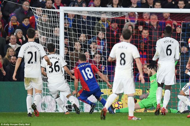 Vòng 16 Ngoại Hạng Anh: Crystal Palace 1-2 Man Utd: Ibra tỏa sáng, M.U giành trọn 3 điểm - Ảnh 3.