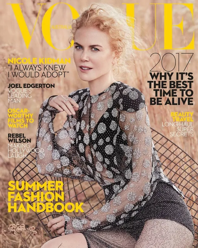 Nicole Kidman chói lóa trên ấn phẩm đầu tiên năm 2017 của Vogue - Ảnh 1.