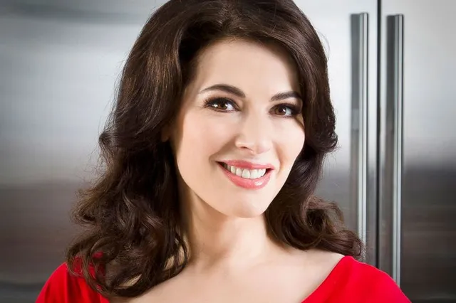 Nigella Lawson - Nữ thần nội trợ của xứ sở sương mù - Ảnh 1.