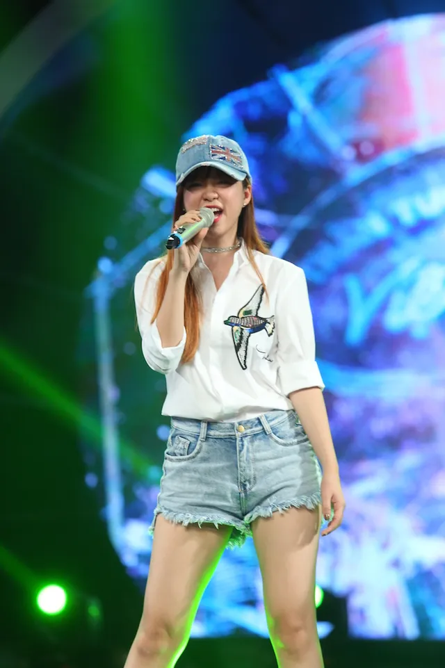 Đinh Hương và Hoàng Quyên rủ nhau khuấy động CK Vietnam Idol - Ảnh 9.
