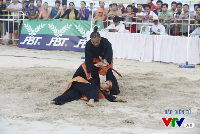 Cặp VĐV Thu Hà/Ánh Nguyệt đã giành được 576 điểm để có được tấm HCV Pencak Silat Cặp VĐV Thu Hà/Ánh Nguyệt đã giành được 576 điểm để có được tấm HCV Pencak Silat