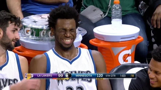 Andrew Wiggins dẫn dắt đàn sói bảo vệ Target Center - Ảnh 4.