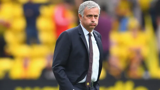 Jose Mourinho và sự cô đơn ở Manchester United - Ảnh 1.