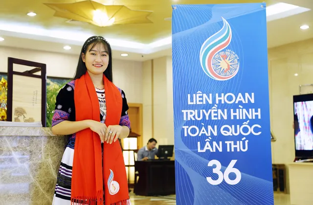 Tình nguyện viên của LHTHTQ 36 nổi bật với trang phục truyền thống - Ảnh 5.