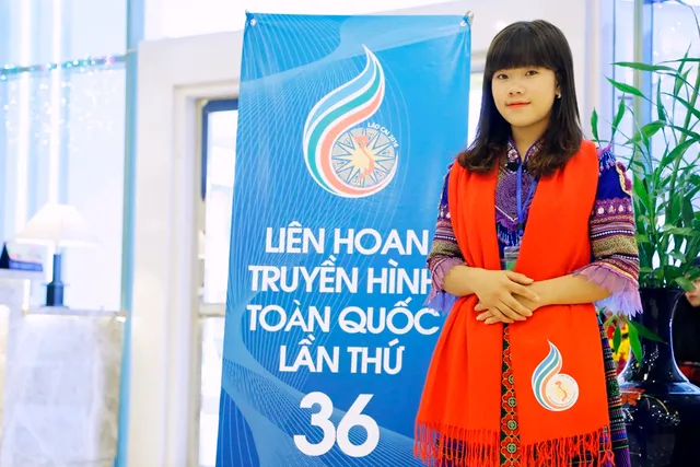 Tình nguyện viên của LHTHTQ 36 nổi bật với trang phục truyền thống - Ảnh 2.