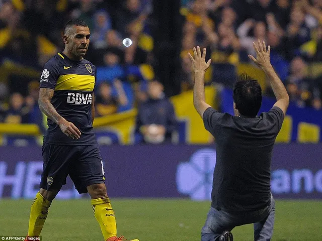 Tevez tạm biệt Boca, sang Trung Quốc nhận lương cao nhất thế giới - Ảnh 1.