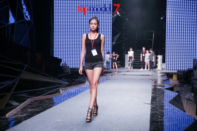 Trọng Hiếu Bước đến bên em trong chung kết Vietnams Next Top Model 2016 - Ảnh 12.