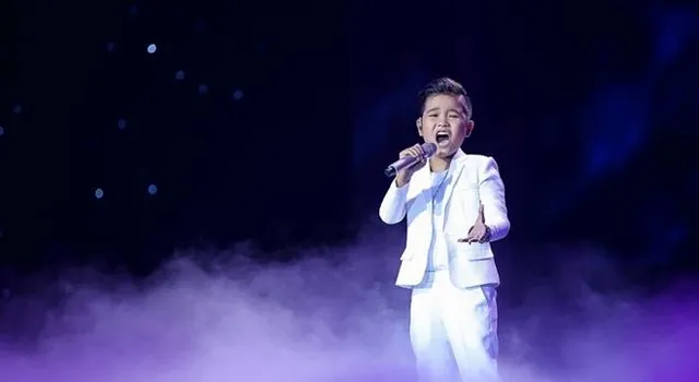 Giọng hát Việt nhí: Vừa vào vòng Liveshow, Đông Nhi lại khóc hết nước mắt vì học trò - Ảnh 4.