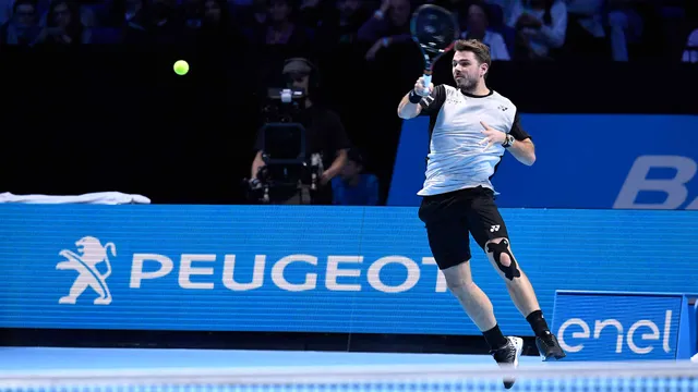 ATP World Tour Finals 2016: Đánh bại Cilic, Wawrinka nuôi hy vọng vào bán kết - Ảnh 1.